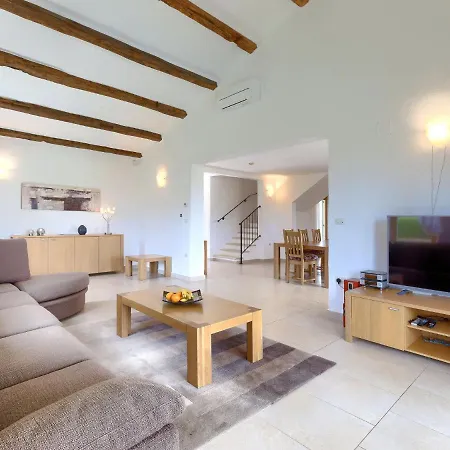 Stuartma By Interhome Donje Baredine