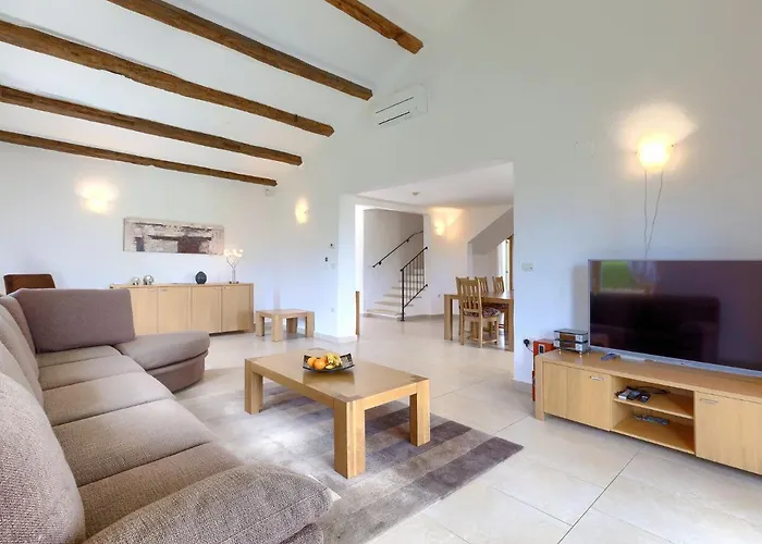 Stuartma By Interhome Donje Baredine